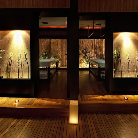 柏银特塔克西姆酒店 5*