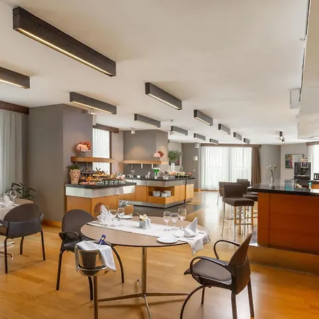 Point Taksim מלון 5*